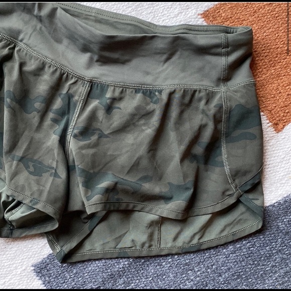 Lululemon speed shorts camo 6 - Picture 2 of 6